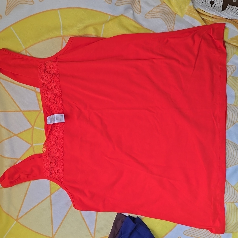 EUC - Plus Size Tank Tops in Brown, Red And Blue Bundle, Size 1X/1T - Picture 2 of 16